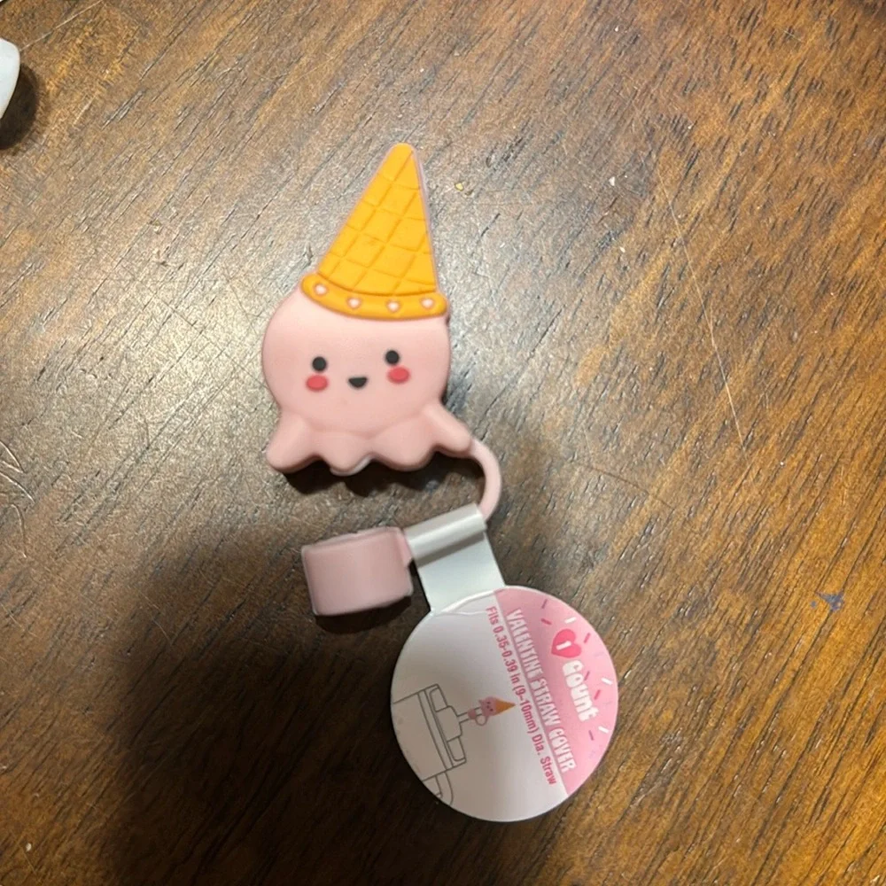 NEW Target Bullseye Playground Valentine’s Day ice cream cone Straw Cover